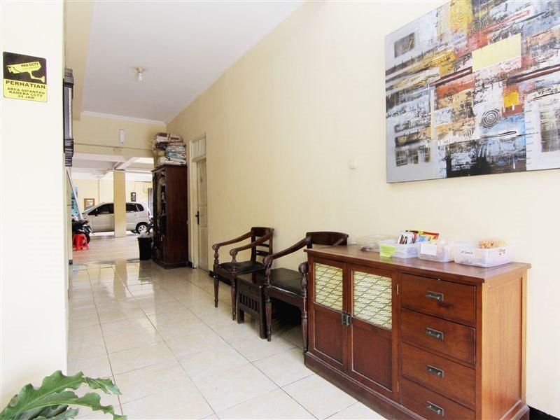 Hotel Jj House Gejayan à Kejayan Extérieur photo