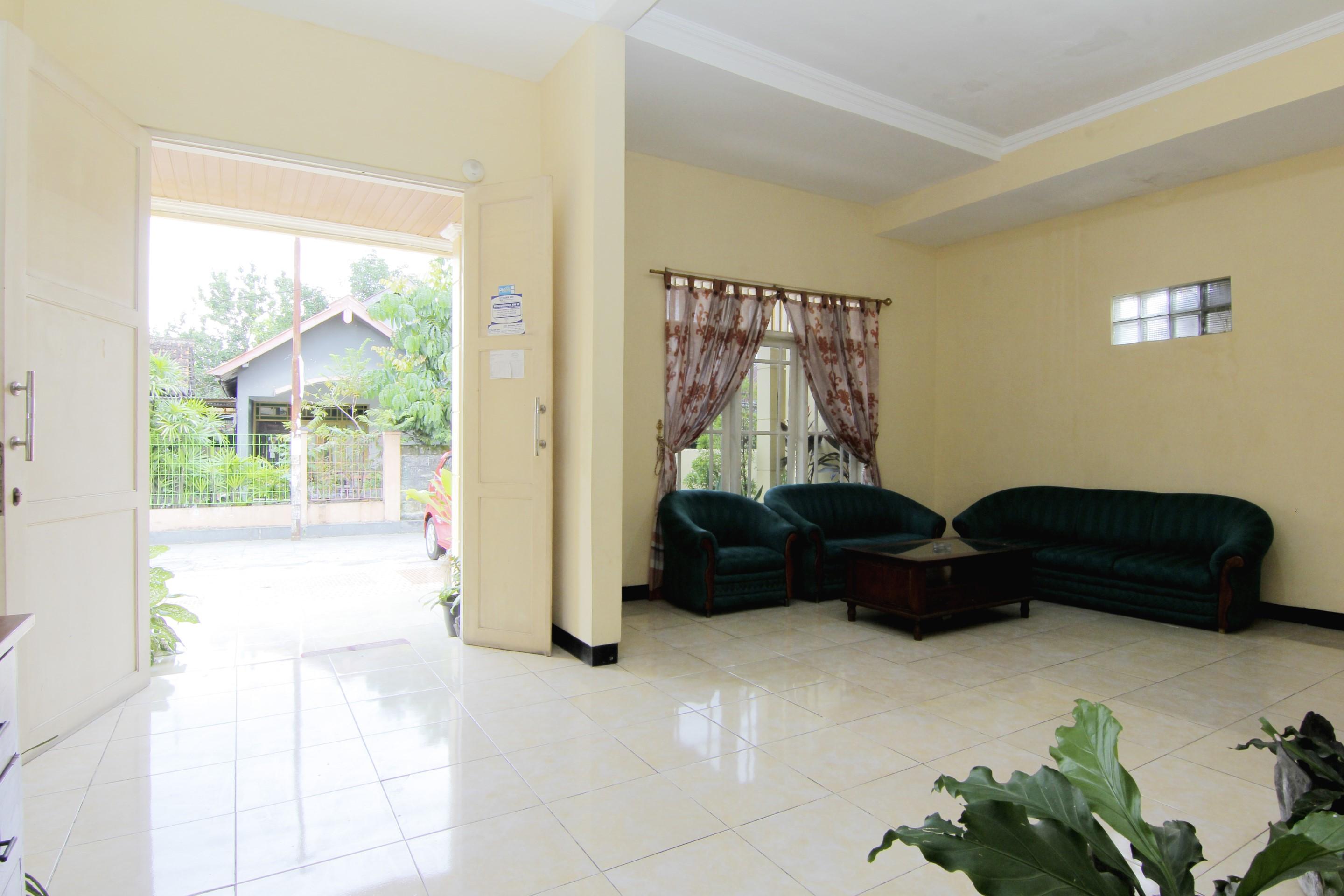 Hotel Jj House Gejayan à Kejayan Extérieur photo