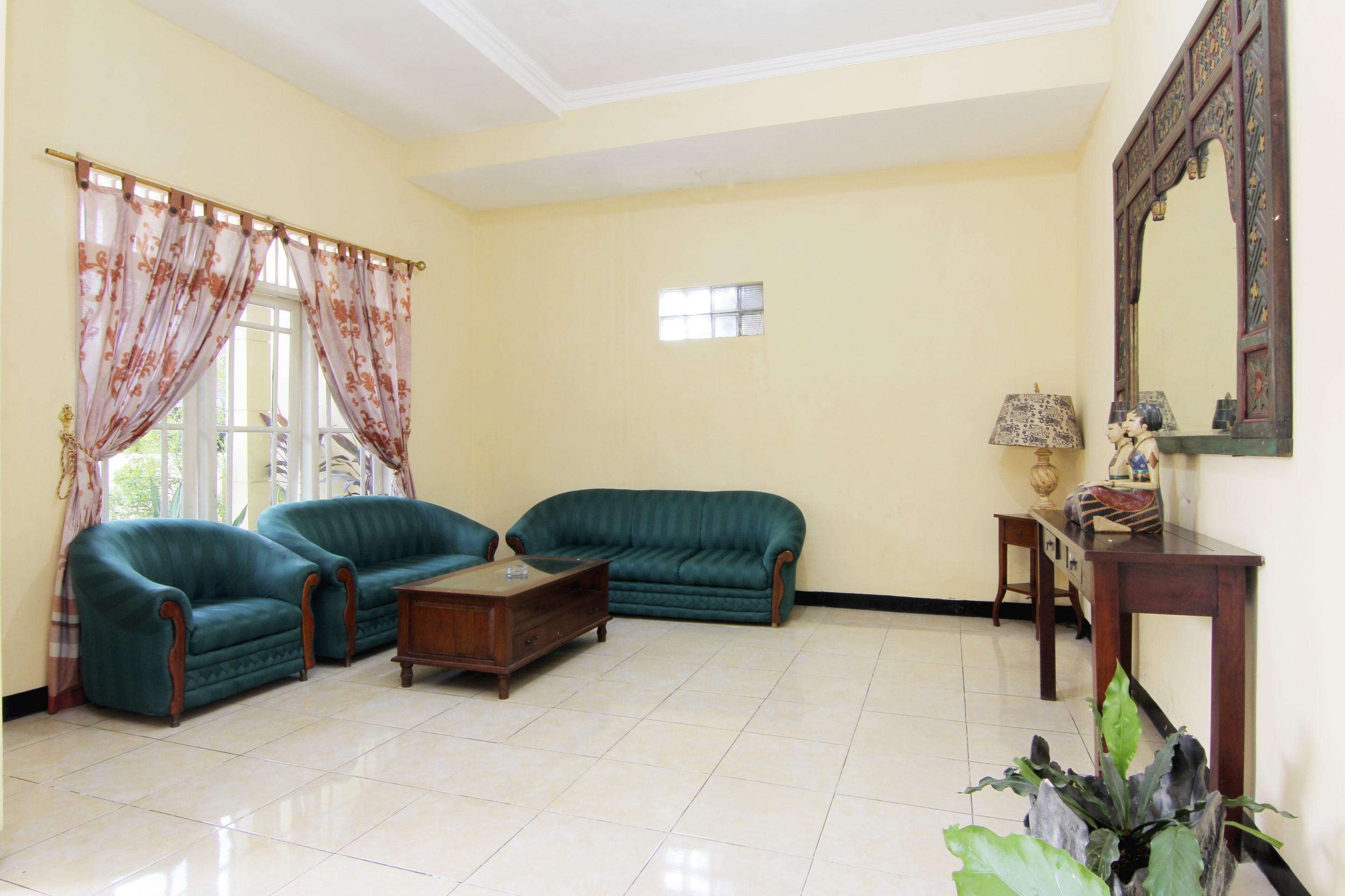Hotel Jj House Gejayan à Kejayan Extérieur photo
