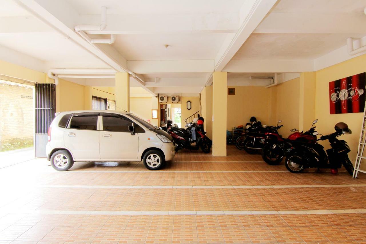 Hotel Jj House Gejayan à Kejayan Extérieur photo